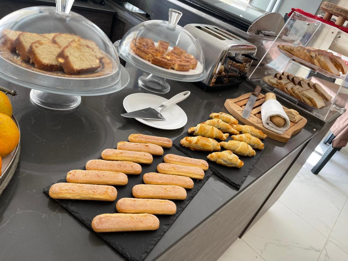 Fiftyfour West Boutique Living Bed & Breakfast อาร์บ ภายนอก รูปภาพ