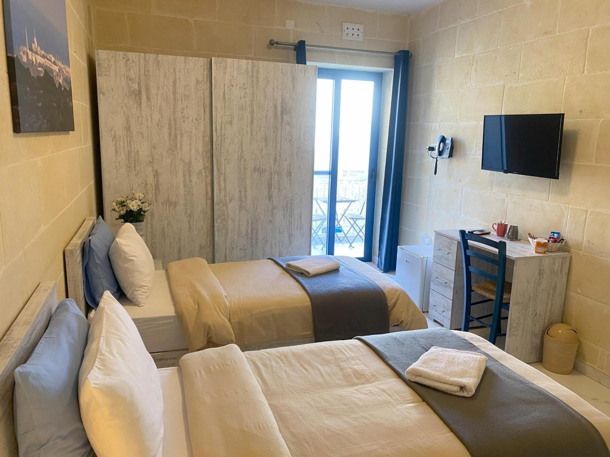 Fiftyfour West Boutique Living Bed & Breakfast อาร์บ ภายนอก รูปภาพ